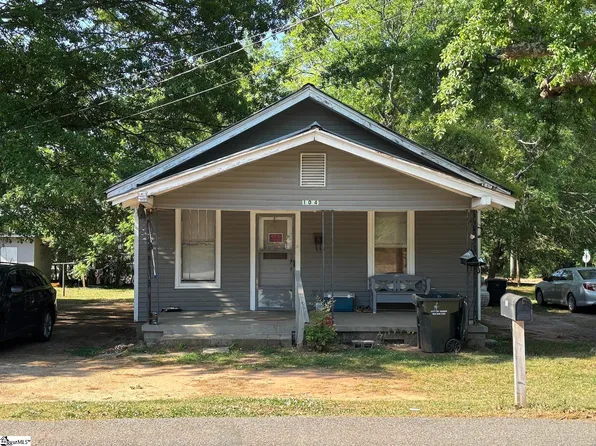 104 Snow St, Greer, SC 29651