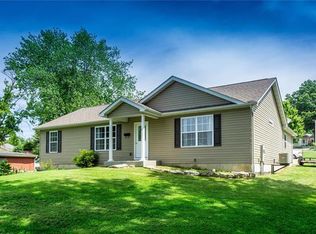 1423 E 5th St, Washington, MO 63090