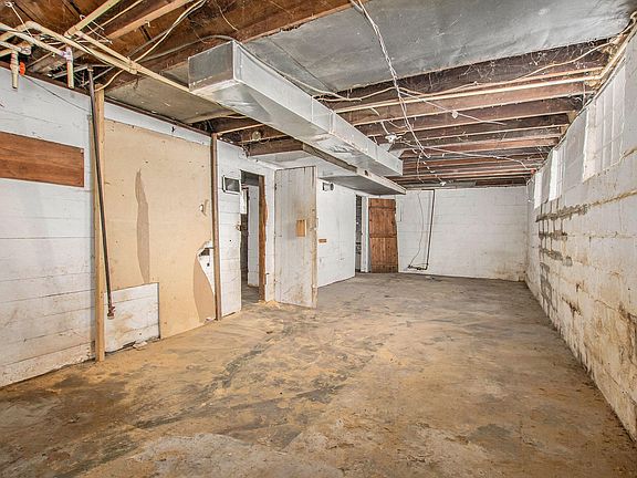 5th image of 3229 Hoyt St