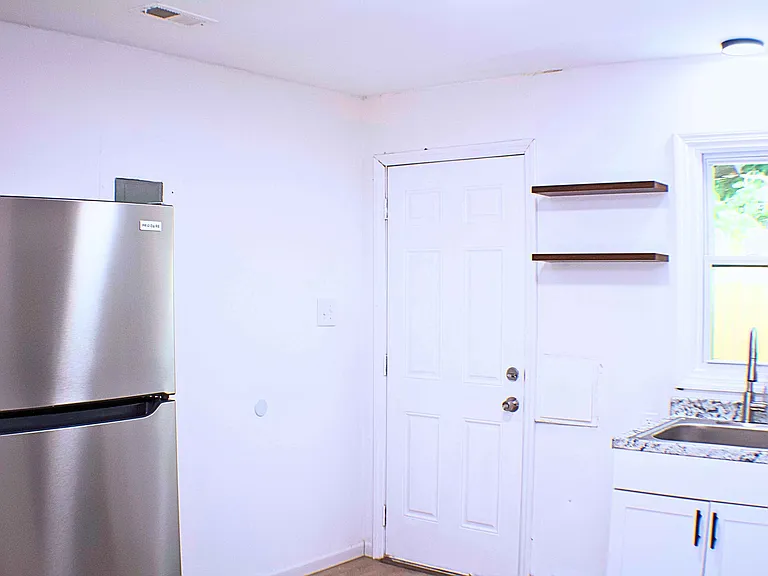 205 Friedheim Rd #205B — Photo 9