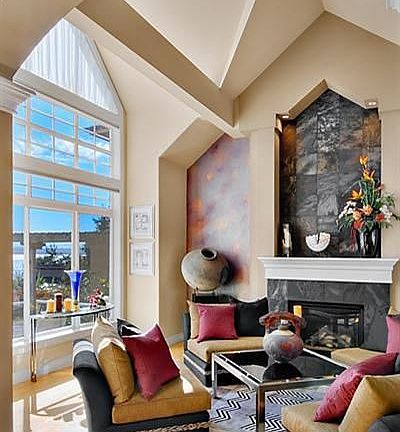 18' Vaulted Ceilings from Well Apponted Living Room