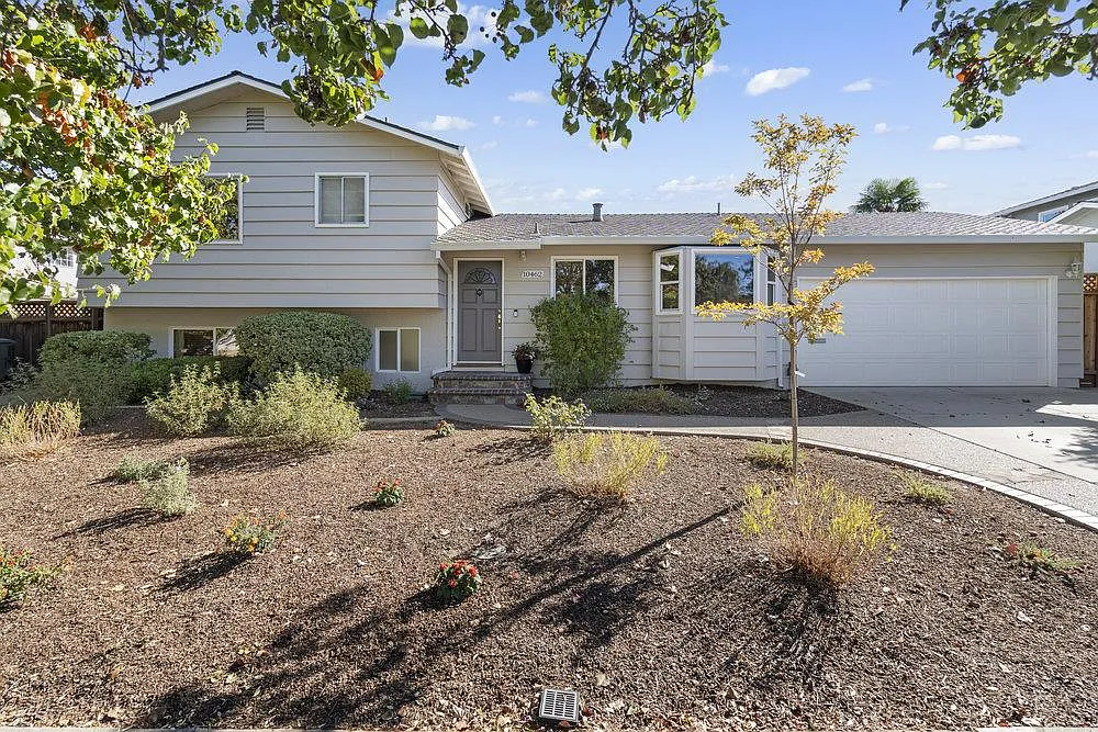 10462 Plum Tree Ln photo 1