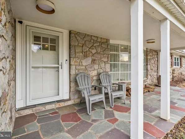 591 W Hoffecker Rd, Pottstown, PA 19465