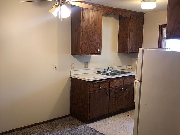 3rd image of 3841 Thomas Ave N APT 6