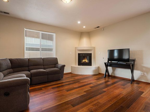 5th image of 512 Alcalde Pl SW