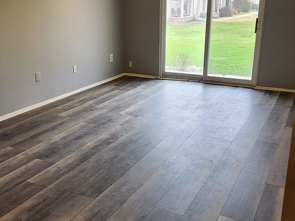 4th image of 44483 Savery Dr