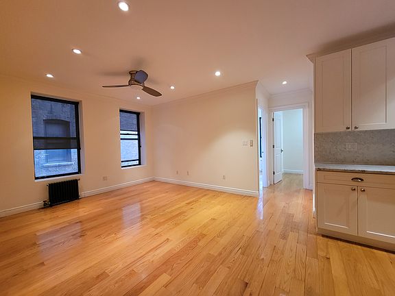 5th image of 500 W 110th St APT 4A