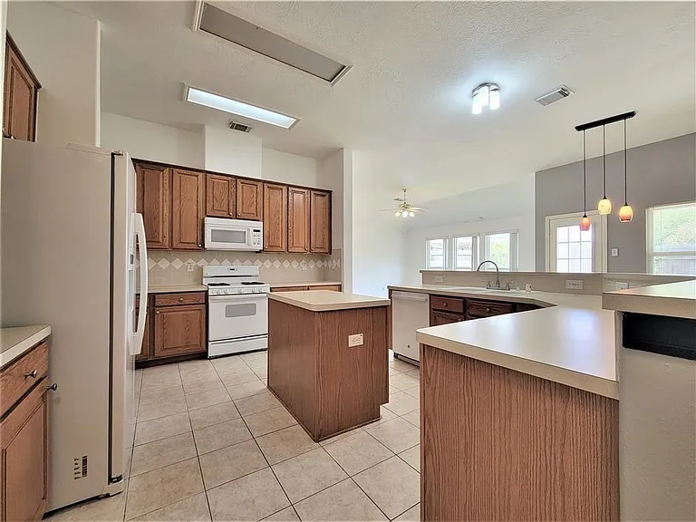 13910 White Oak Glen Ct — Photo 6