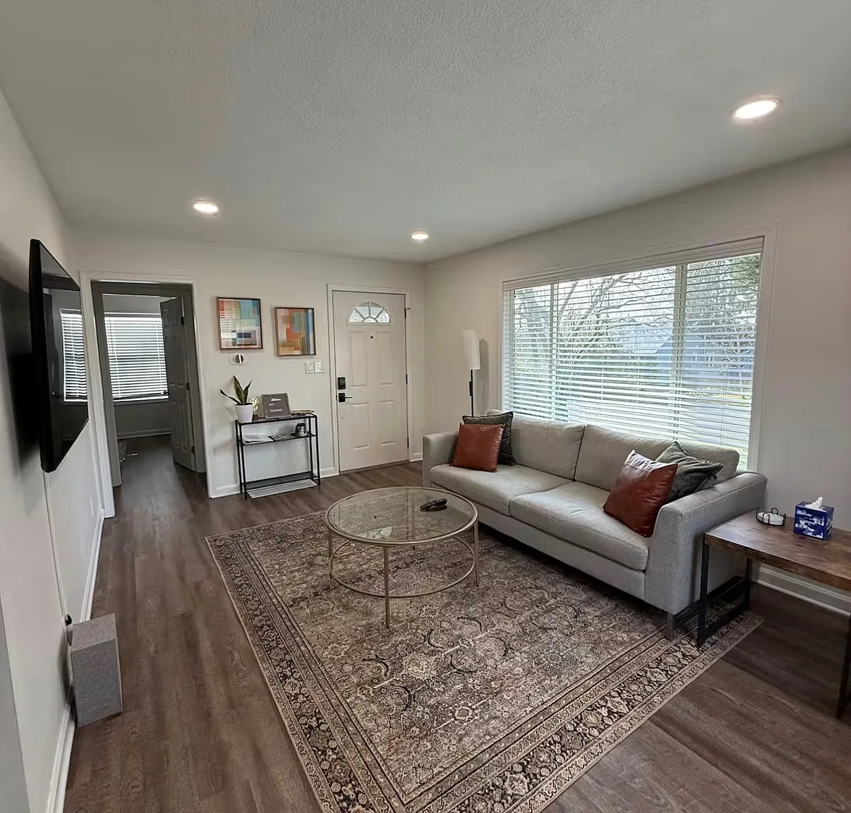 1 bed, 550 sqft, $2,050 — Photo 2