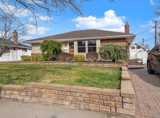 471 Parker Ave, Levittown, NY 11756