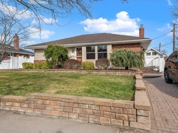 471 Parker Avenue, Levittown, NY 11756