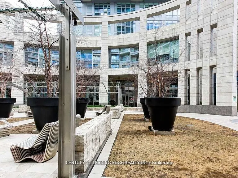 2191 Yonge St #1207 — Photo 6