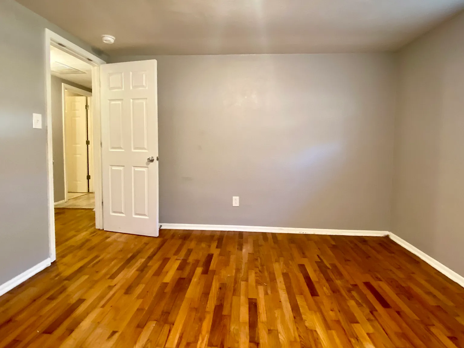 2 bed, $1,200 — Photo 2