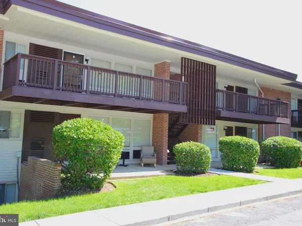 160 Talbott St APT 205, Potomac, MD 20852