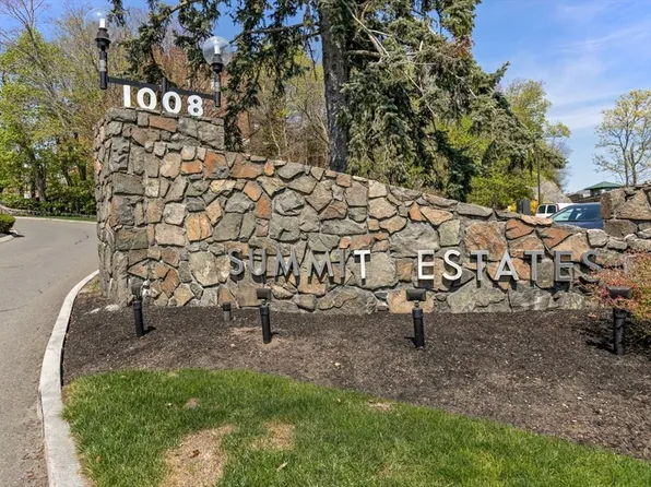 1008 Paradise Rd APT 2E, Swampscott, MA 01907