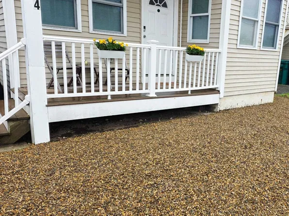 104 Ashworth Ave, Hampton, NH 03842