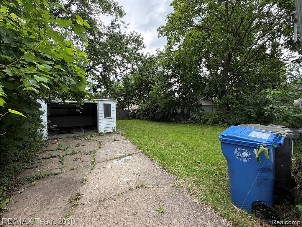 3 bed, 2.0 bath, 1750 sqft, $1,650 — Photo 3