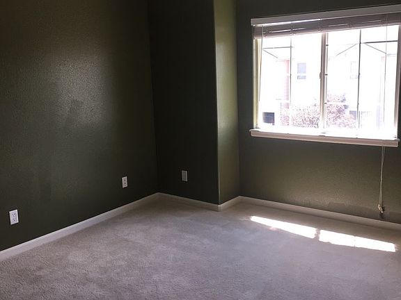 4th image of 5151 29th St Unit 1805