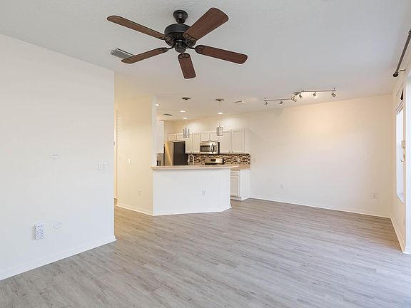 3rd image of 10020 Tate Ln