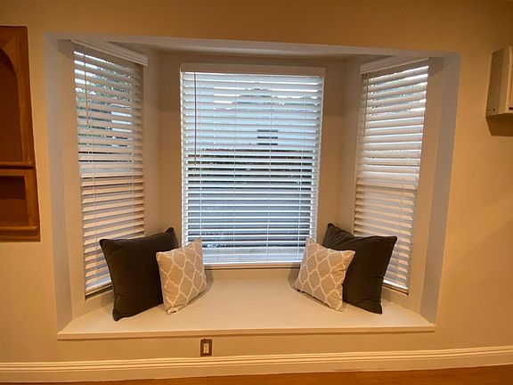 3rd image of 933 N Sierra Bonita Ave #2