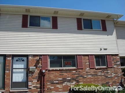 Two Story, Four Bedroom Condo : Within walking distance to downtown Crown Point.