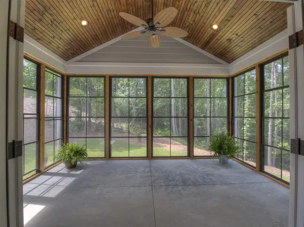 507 Stoneridge Ct, Seneca, SC 29672