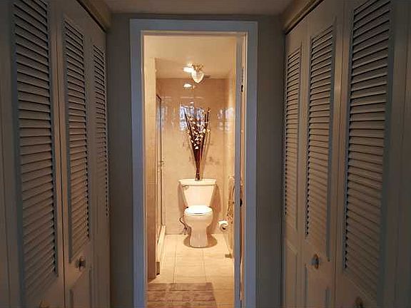 5th image of 1130 11th St APT 5J