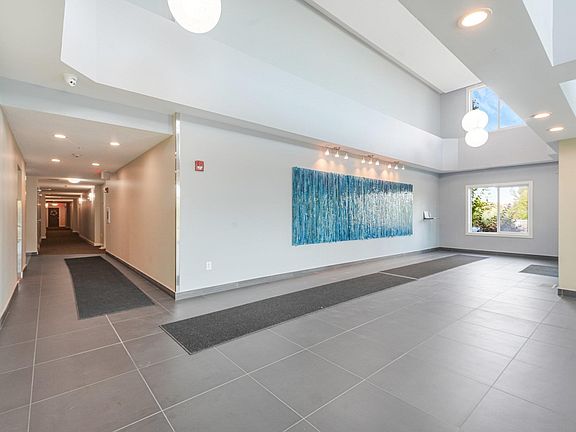 4th image of 1230 Windermere Way SW #307