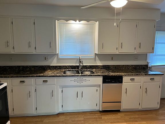 3rd image of 118 Corwin Dr APT 5