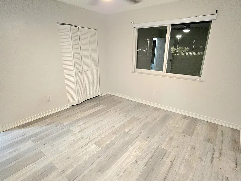 14800 Robinson St — Photo 12