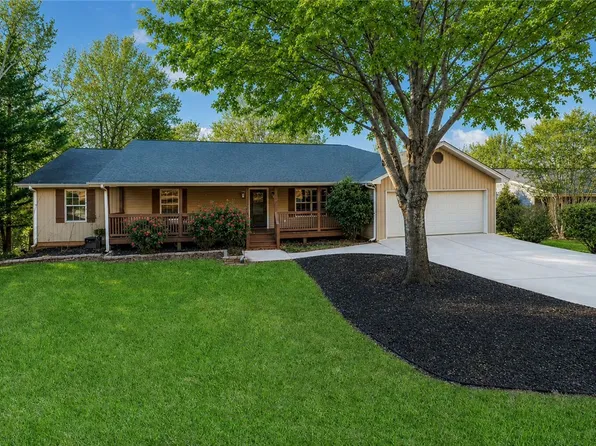 203 Dodgins Ln, Seneca, SC 29672