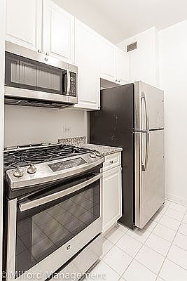 5th image of 99 Battery Pl APT 12A