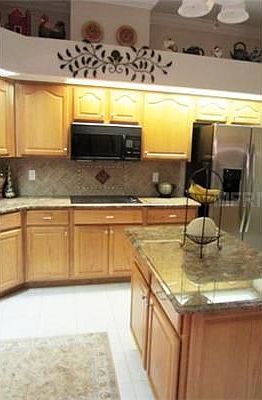 3rd image of 5015 Sylvan Oaks Dr