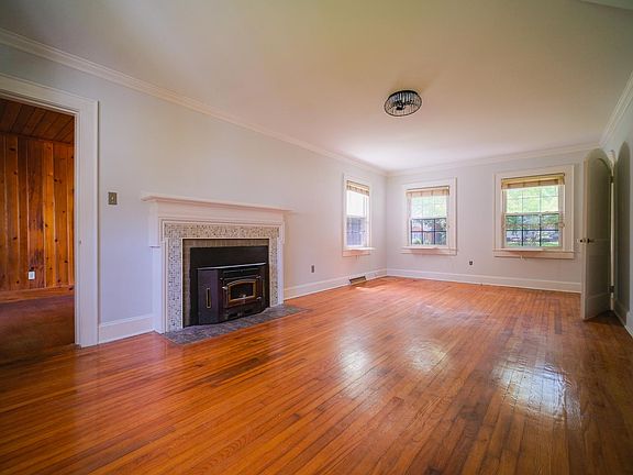 2nd image of 308 W Washington Ave