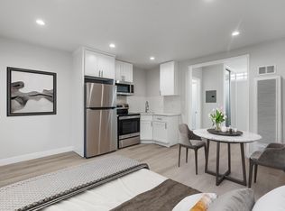 144 N Swall Dr APT D, Beverly Hills, CA 90211