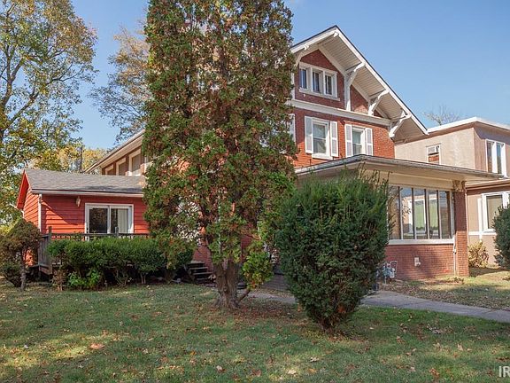 3rd image of 1209 E Park Dr