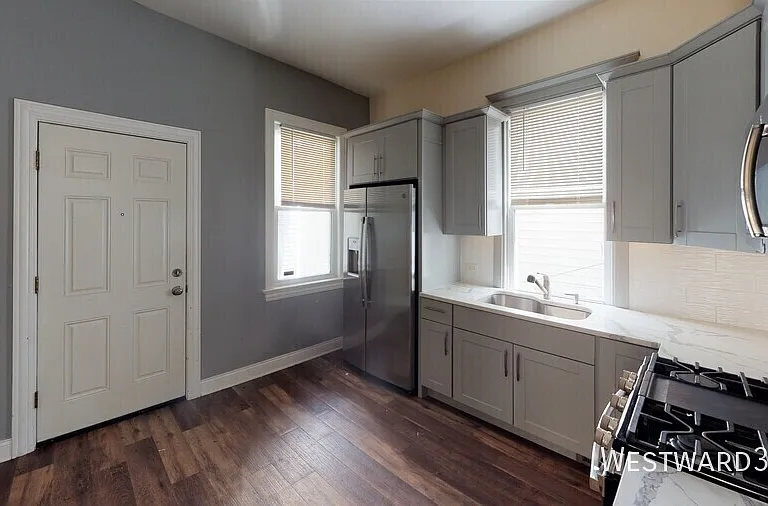 2733 N Wayne Ave #1 — Photo 22