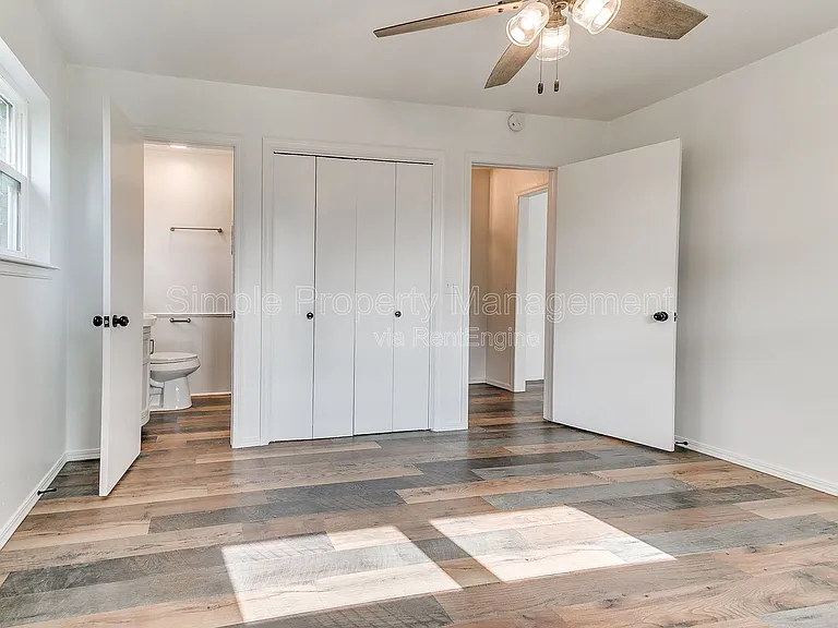 2401 Fedderson Dr — Photo 16