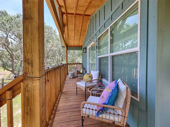 207 Hickory Dr, Sheridan, TX 77475