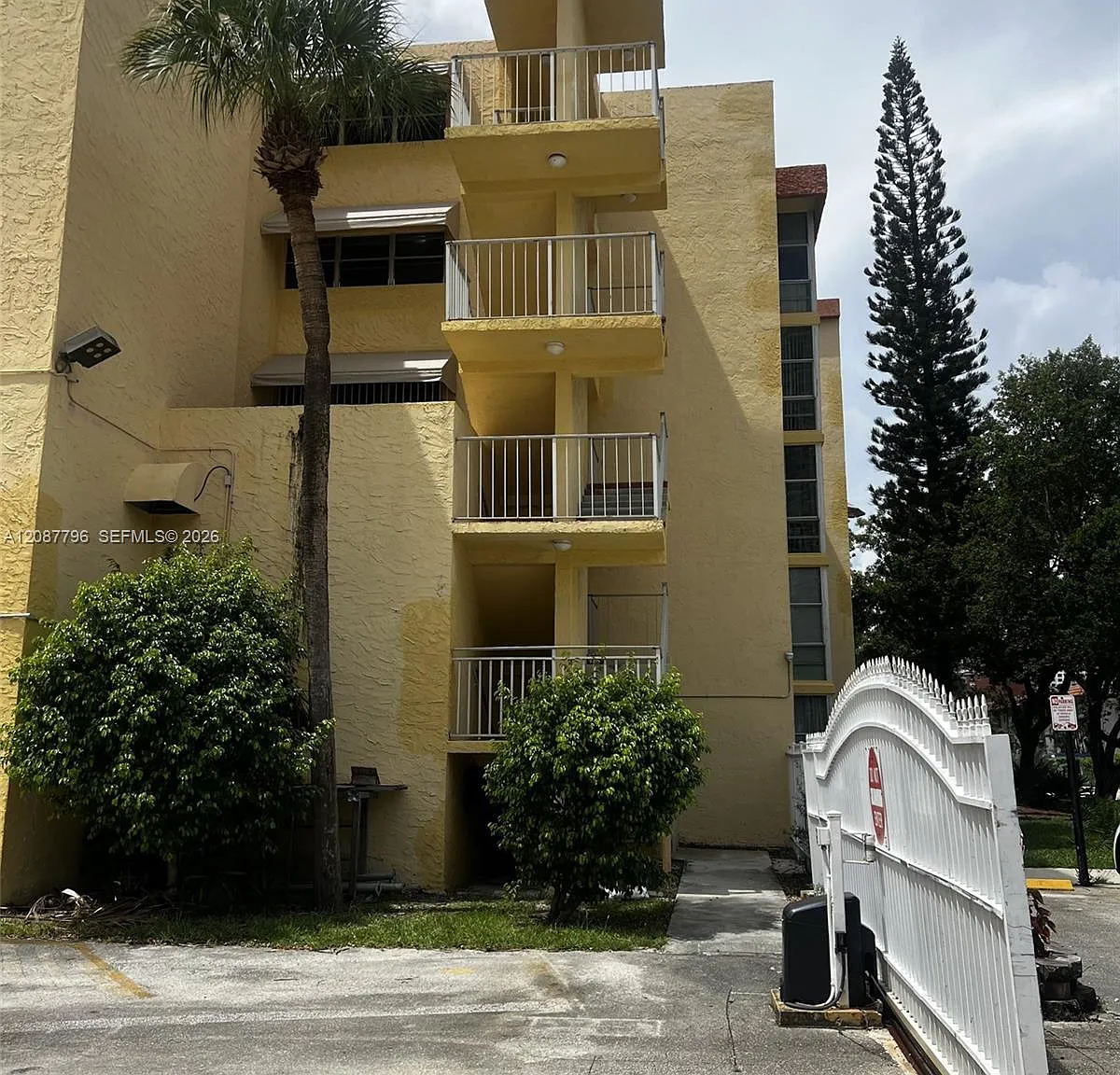 Avila South Condo — Photo 4