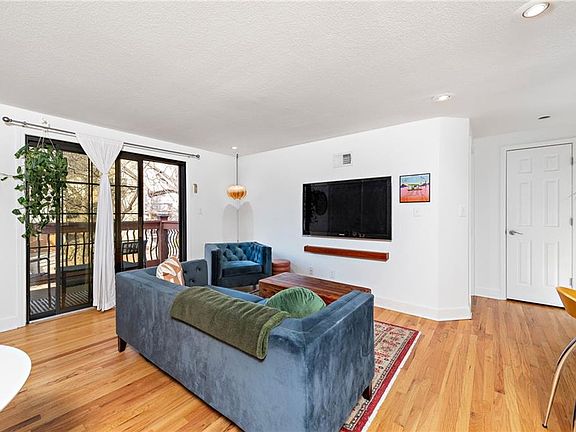 5th image of 4533 Holly St APT 4