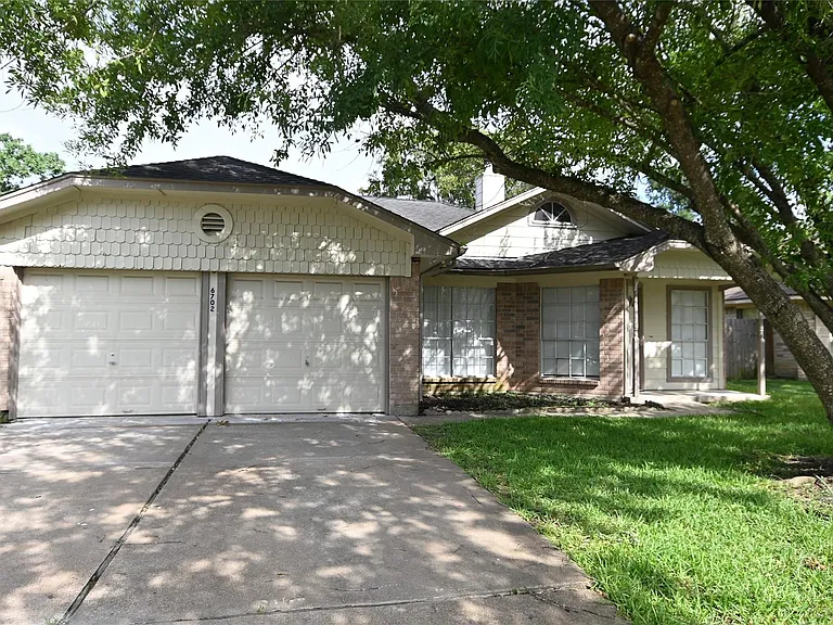 6702 Garden Canyon Dr — Photo 1