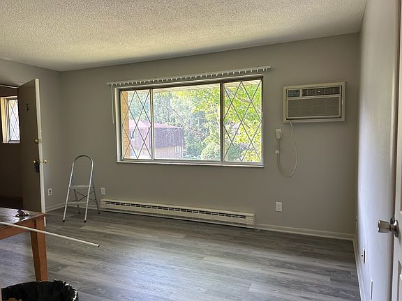 2nd image of 1530 Brooke Park Dr APT 5