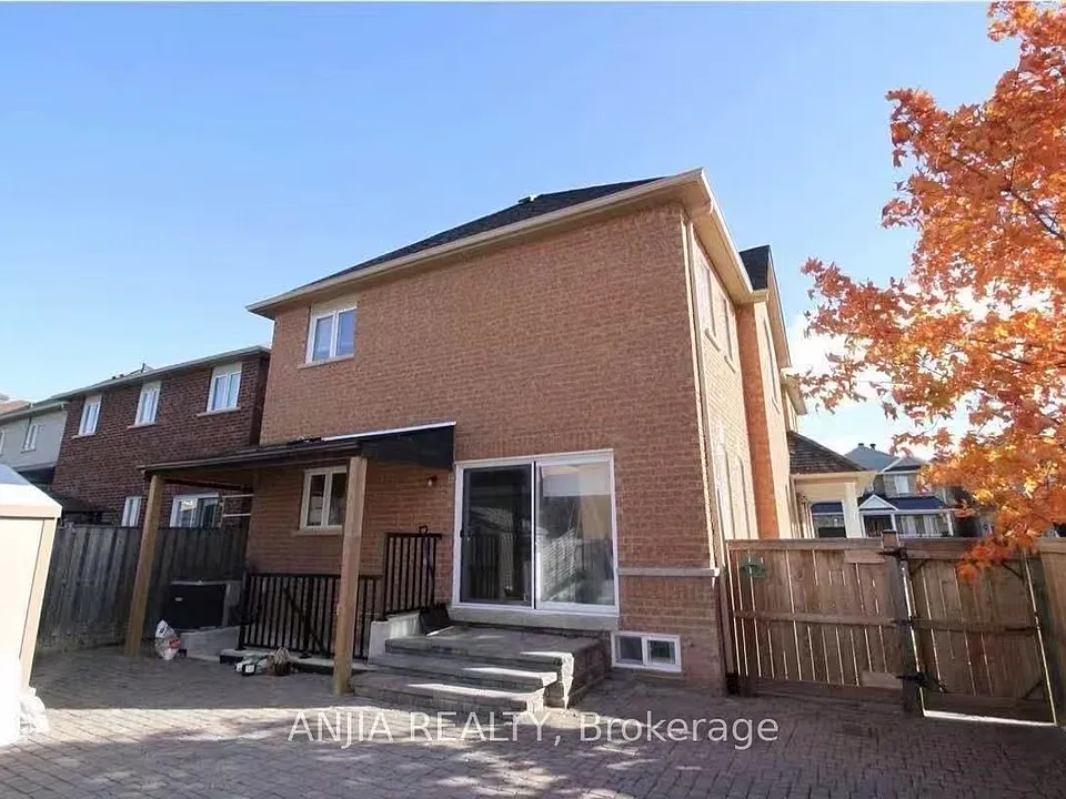 24 Jenmat Dr