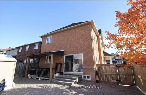 24 Jenmat Dr Photo 1