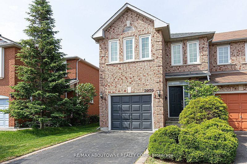 Oakville Townhouse for rent - 3 Bedrooms — photo 33