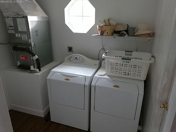 5th image of 2421 SE Gilbert Ave