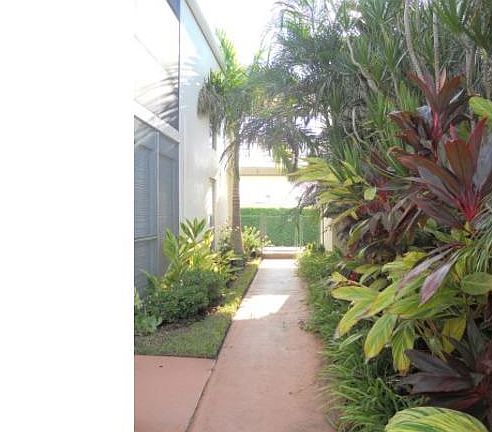 2nd image of 2064 Alamanda Dr APT 27