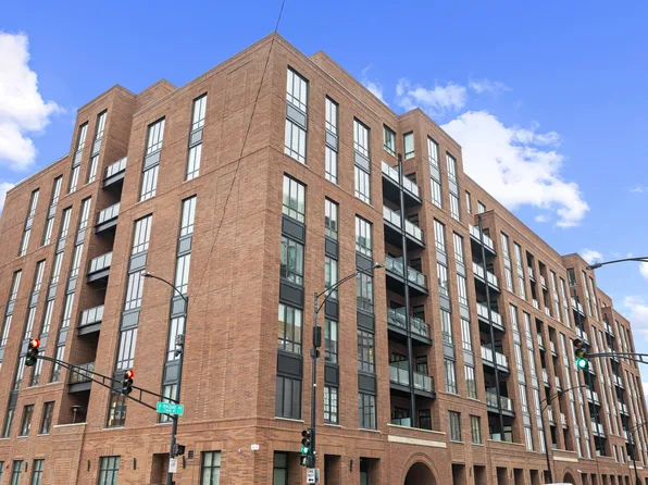 305 S Racine Ave #Phd, Chicago, IL 60607