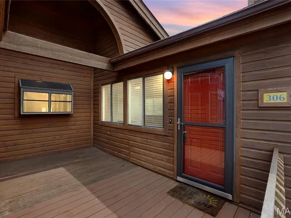 306 Hemingway Ln #E, Saint Charles, MO 63304